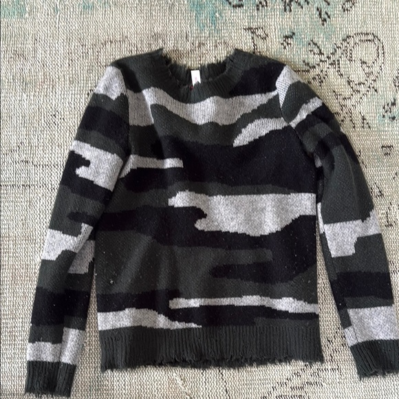 Aqua Black and Gray Sweater 100% cashmere